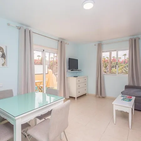 Апартаменты Guestready - Renovated Retreat With Communal Pool Коральео