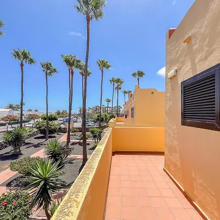 Апартаменты Guestready - Renovated Retreat With Communal Pool Коральео